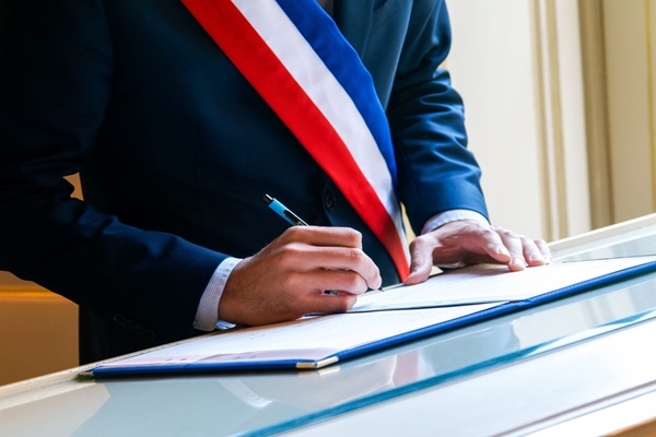https://www.emargence.fr/wp-content/uploads/2026/10/shutterstock_elulocalretraite.jpg
