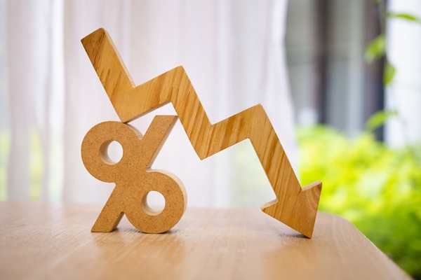 https://www.emargence.fr/wp-content/uploads/2026/10/shutterstock_reductionimpots.jpg